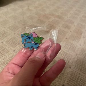 POKÉMON BULBASAUR ENAMEL PIN BNIB